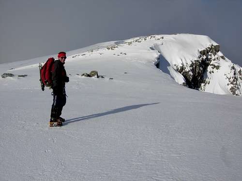 On the snowfield toward summit of Stob Coire Sgreambach, Pen Smrz photo.