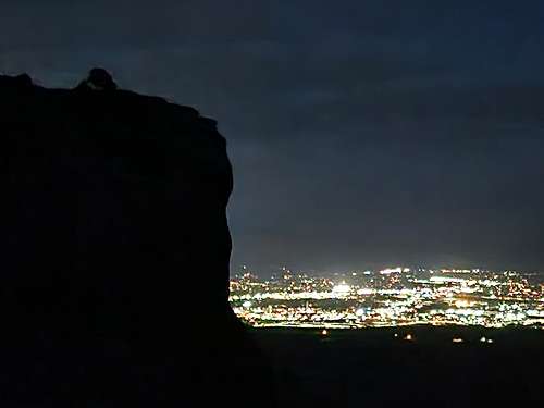 Night hike along the Serpents Trail