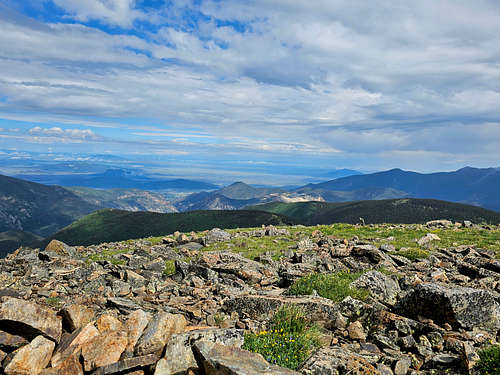 Pinabete Peak, Cabresto Peak, Ute Mtn, Peak 10221 ft and the plains to the northwest