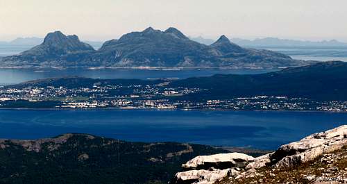 Close-up of the isle of Landegode and Lofoten on the horizon