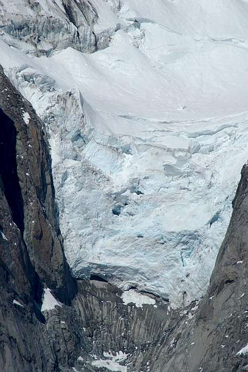 Frêney Glacier barrier.
...