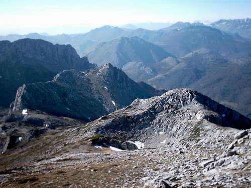 Borín peak and a dangerous hole