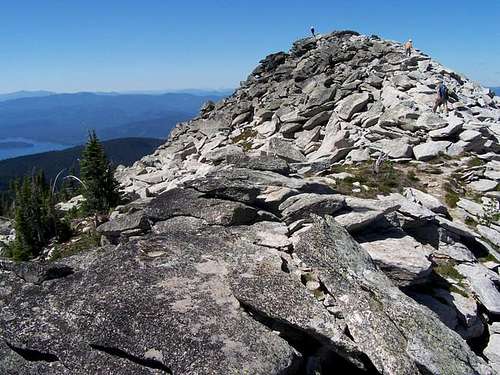 Rock-hopping up the west knob...