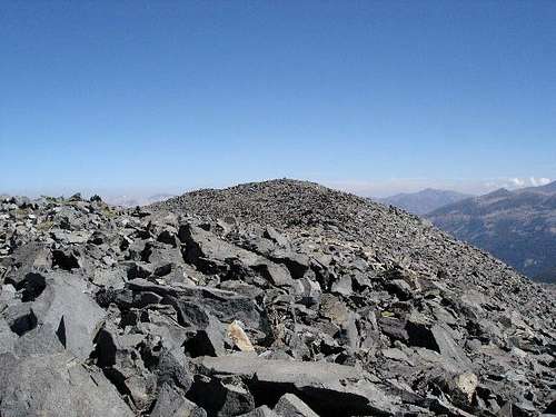 Lots of talus on the summit...