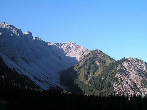 Wannig (center) and the ridge...