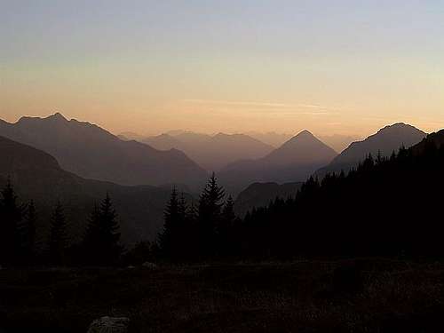 Evening on Pecol alpine...