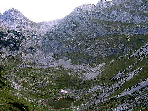  Bandijerna (2409 m) on left...