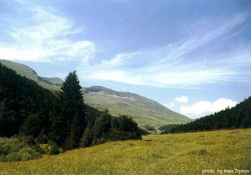 Leshnica valley