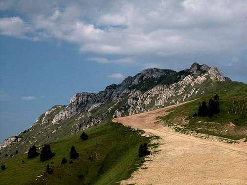 Cima Viezzena in the west of...