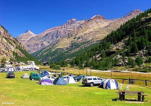 Camp at Pont (1980m) is...