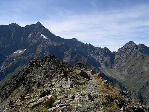  Along the ridge of Testa di Entrelor <i>2680m</i>