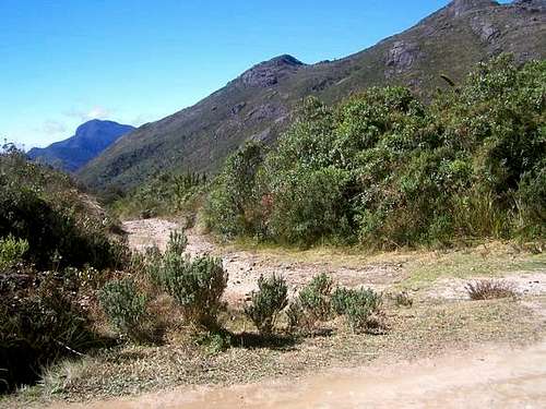 The trailhead of Pedra Furada.