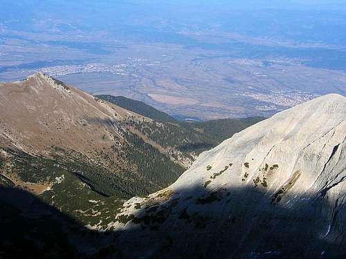  Kutelo (2908 m) N summit...