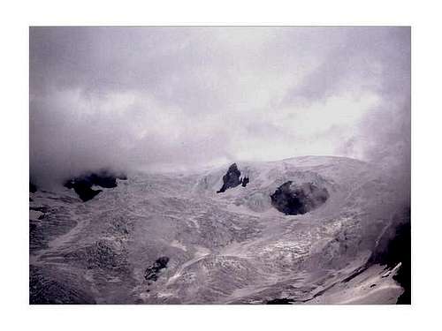 The Lys glacier in the clouds...