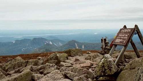 Summit marker on Baxter Peak....
