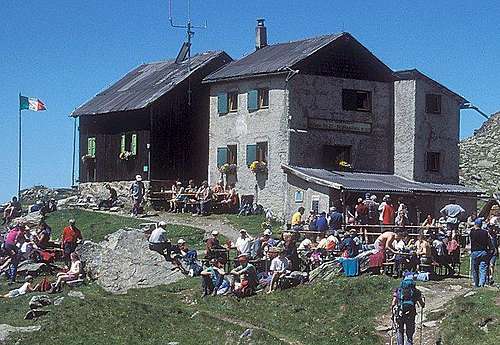Weisskugel hut (July 1999)