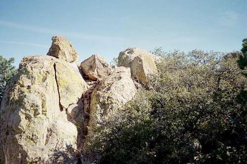 The summit boulders on Gray...