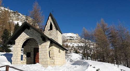 Little church near Lancia...