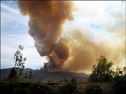 The fire ravages Sierra Peak...