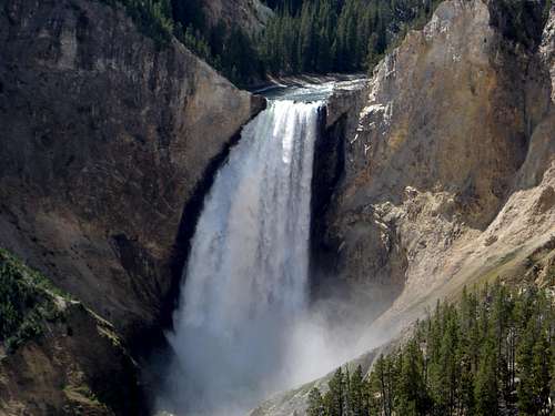 Lower Falls of the Yellowstone closeup