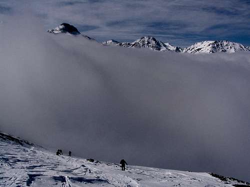 on the way to Hübschhorn at 2500 m, between sun and clouds