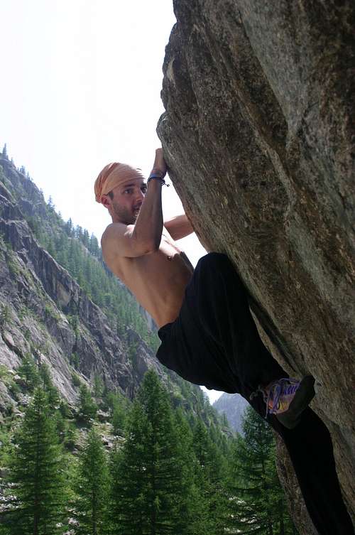 Bouldering in Ailefroide