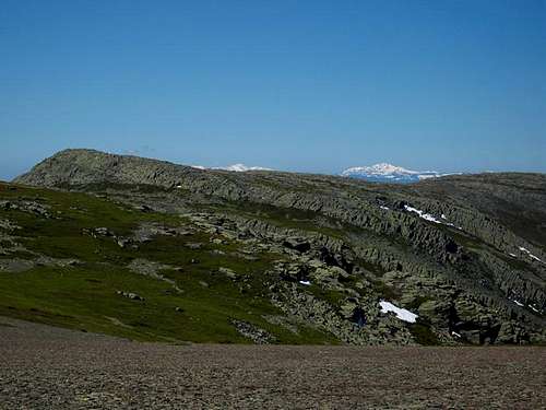 Peñalara and Cabezas (snow covered)  seen from Loma de las Piquerinas