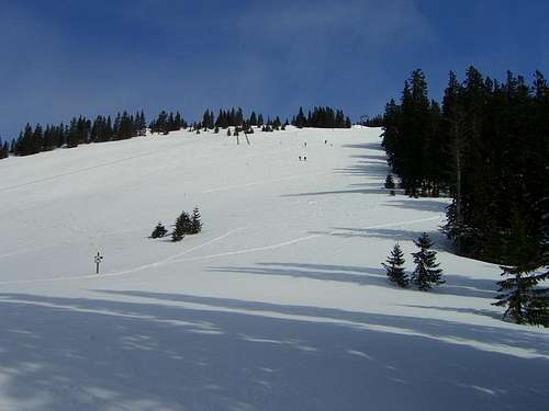 Old Ski-lift and pre-summit