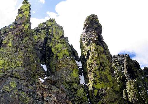 Nokhu Crags south summit