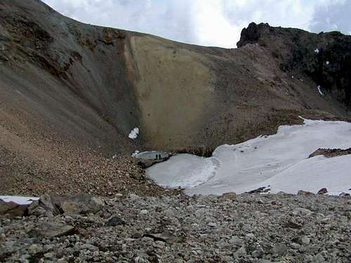Going down inside the small volcano crater at the “knee” (April 2002)