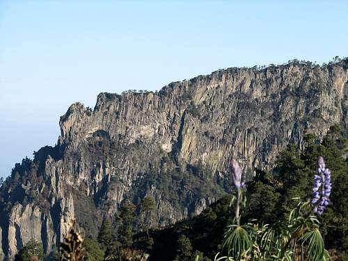 Cliff around Iztaccihuatl
