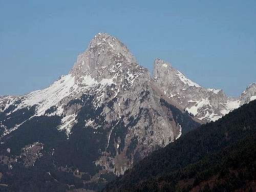 Dent d'Oche and Chateau...