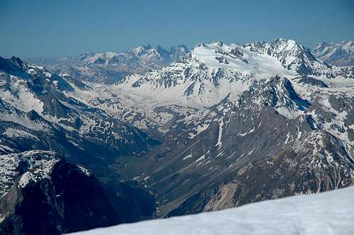 Panorama on Peclet Polset group and Oisans summits