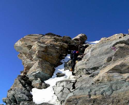 Punta Basei: fixed rope on the final ridge