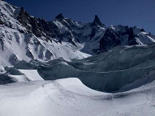 Seracs along Vallee Blanche...