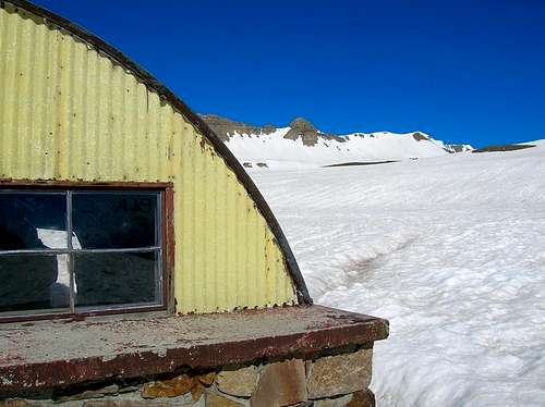 Hut near Emerald Lake
