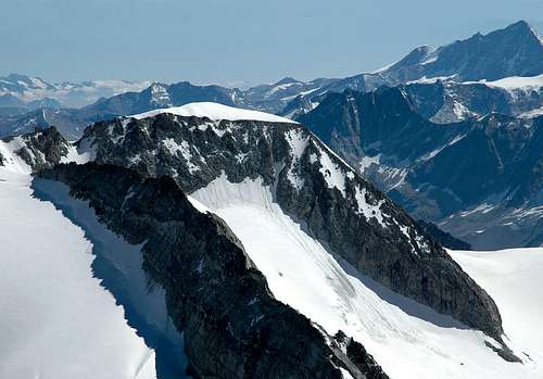 Mont Blanc de Cheilon east shoulder