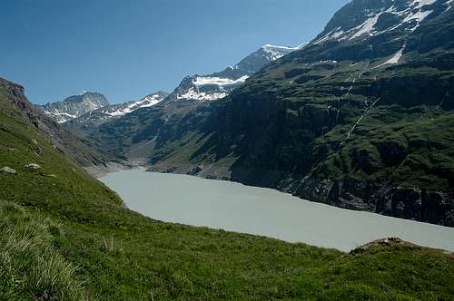 Mauvoisin dam, view to left side