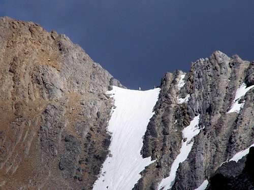 Other climbers and the Snowshelf 1