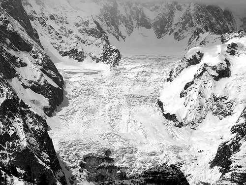 Il ghiacciaio della Brenva, visto dalla Torre Tonda