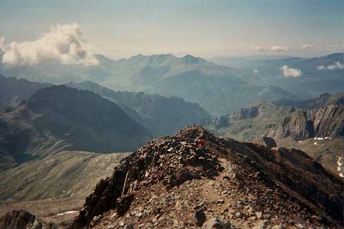 Ridges of Pyrenees/Pirineo