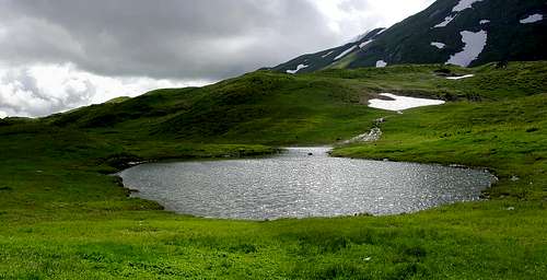 Lago del colle Piccolo San Bernardo (2180 m)