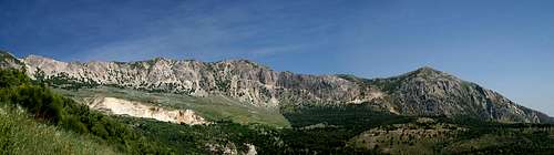 Seen from La Padella: Monte Mufara (1865m), Monte Zuacella (1869m), Monte Scalone (1654m)