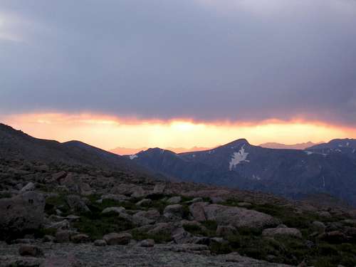 Hanging clouds at sunset on Longs