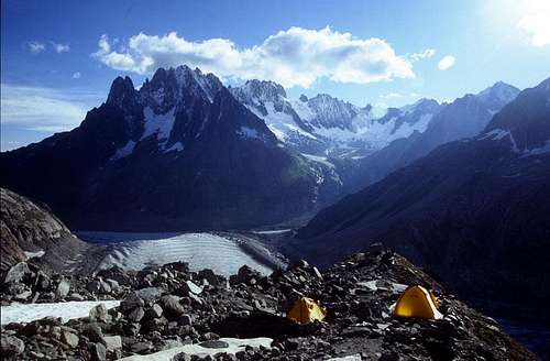 Bivouac over the Refuge the Requin
