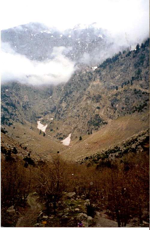 Plaka Sukias as it seems from the village of Sukia(6 April 2005)