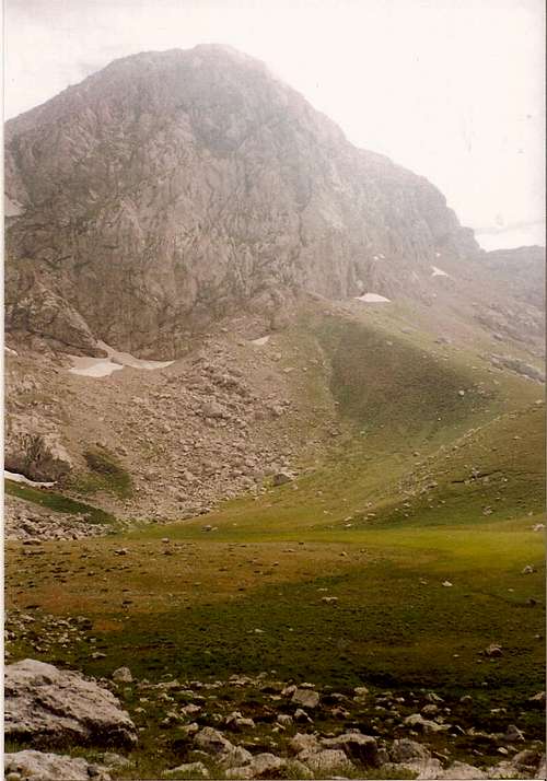 Vathia laka(2000m) and Pyramida peak(25 june 2006)