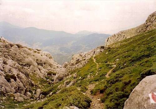 Part of the path from Mnimata Kaloskopis to Vathia Lakka just above the steep section