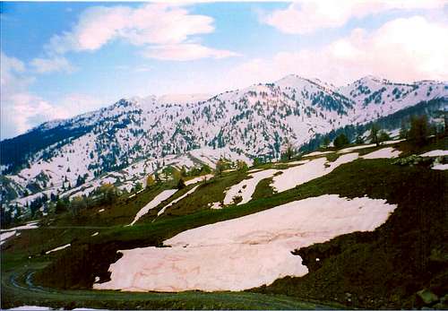 Peaks of Smolikas Mpogdani and Tsekouras(2200-2250m) seen from Fourka-samarina road. Photo taken 20 April 2006 from 1600m