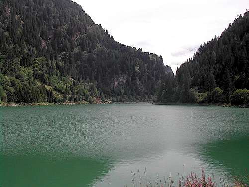 the lake of Isola